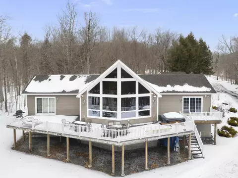 1 Toms Cabin Rd, Dover, VT 05356