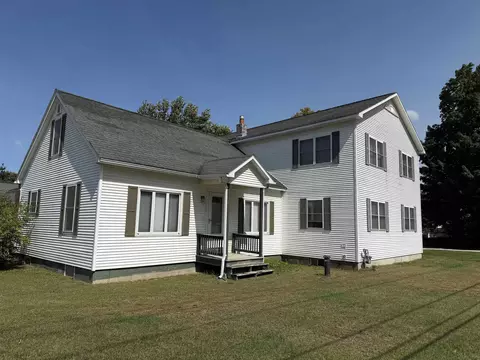 75 Decatur St, Highgate, VT 05459