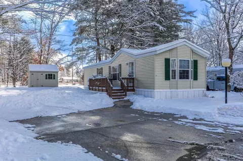 27 Melrose Dr, Rochester, NH 03868