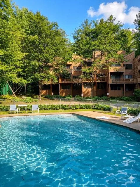 19 Timberline Dr #9, Warren, VT 05674