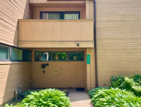 19 Timberline Dr #9, Warren, VT 05674