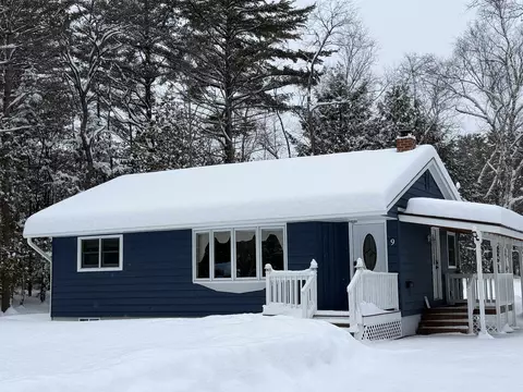 9 Wood St, Berlin, NH 03570