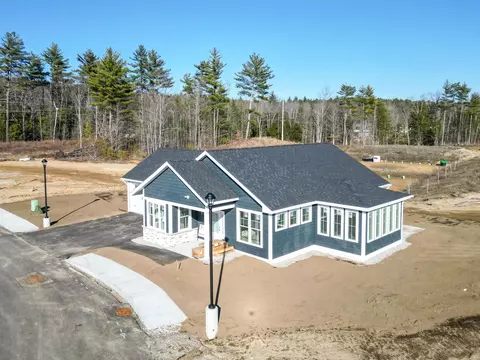 93 Whispering Pines Pl #12, Conway, NH 03860