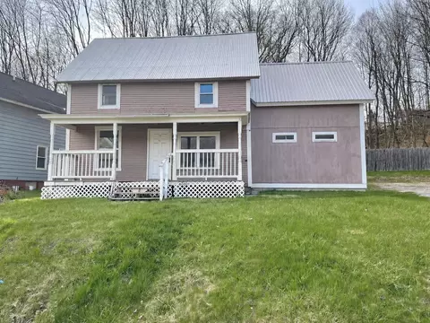 2 Farwell St, Barre, VT 05641