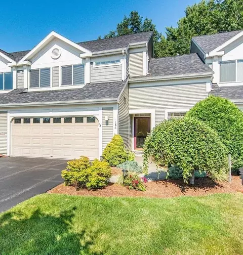 186 Hummingbird Ln, South Burlington, VT 05403