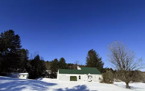 2443 Route 100b, Moretown, VT 05660
