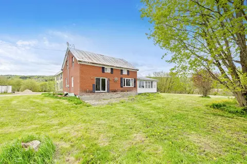 560 River Rd, Berkshire, VT 05457