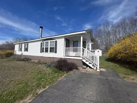 18 Ivy Ln, Farmington, NH 03835