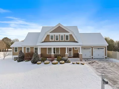 2 Hilliard Dr, Hampton, NH 03842