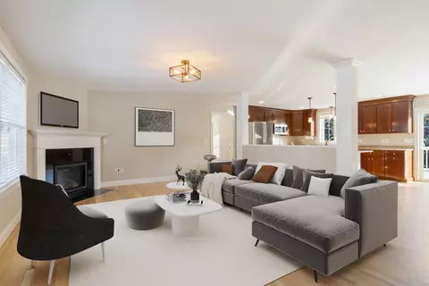 Living - 2 Hilliard Dr, Hampton, NH 03842 photo 2 of 5
