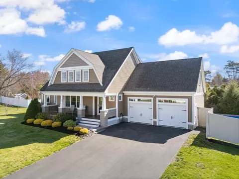 Exterior - 2 Hilliard Dr, Hampton, NH 03842 photo 2 of 10