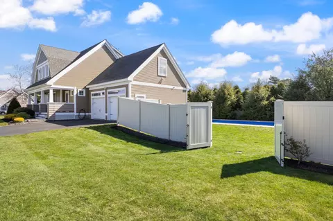 Exterior - 2 Hilliard Dr, Hampton, NH 03842 photo 6 of 10