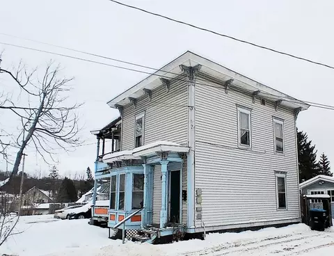 12 Pleasant St, Barre, VT 05641