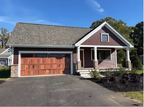 27 Edgewater Dr, Brentwood, NH 03833