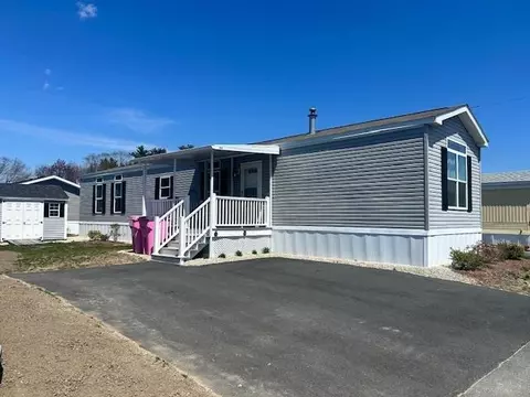65 Caddy Dr, Salem, NH 03079