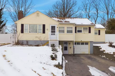 10 Frances St, Franklin, NH 03235