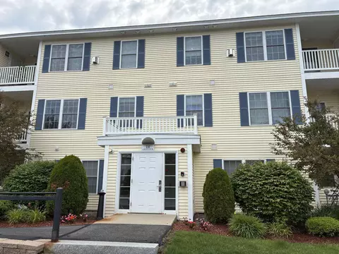 14 Crestview Cir #160, Londonderry, NH 03053