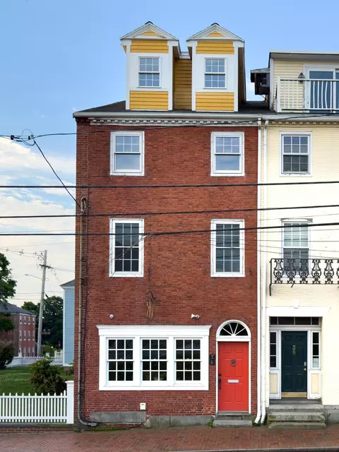 36 State St, Portsmouth, NH 03801