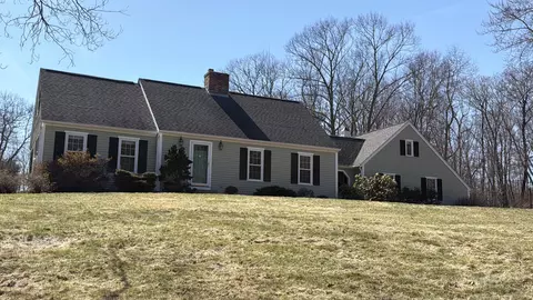 36 Prescott Heights Rd, Hooksett, NH 03106