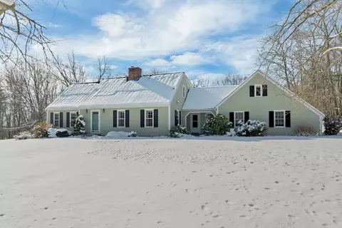 36 Prescott Heights Rd, Hooksett, NH 03106