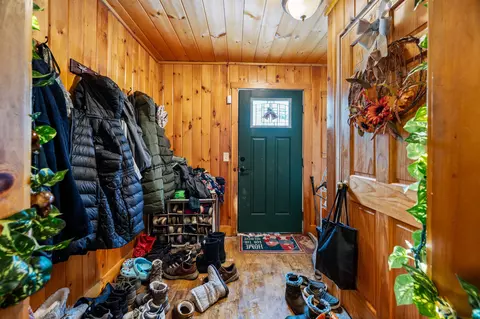 Entry Way - 46 Dutton Rd, Hardwick, VT 05843 photo 1 of 3