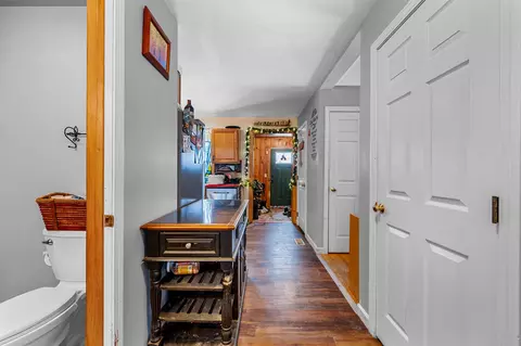 Entry Way - 46 Dutton Rd, Hardwick, VT 05843 photo 2 of 3