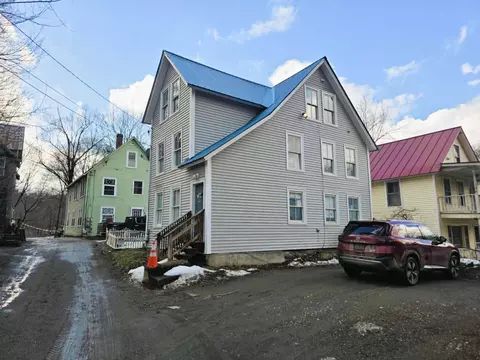5 Reynolds Dr, Brattleboro, VT 05301