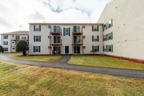 1703 White Cedar Blvd, Portsmouth, NH 03801