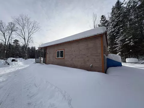 905 Peak Rd, Wheelock, VT 05851