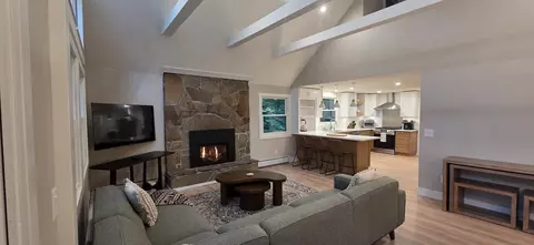373 Tanglewood Dr, Killington, VT 05751