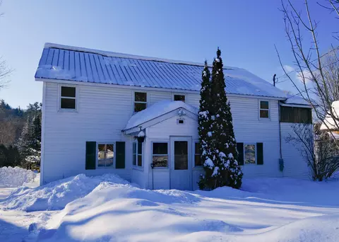 Exterior - 818 Main St, Cavendish, VT 05142 photo 4 of 12