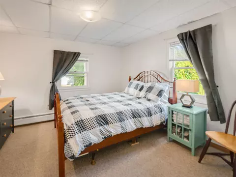 Bedroom - 818 Main St, Cavendish, VT 05142 photo 1 of 15