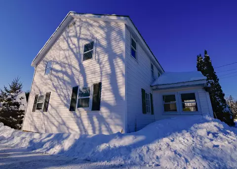 Exterior - 818 Main St, Cavendish, VT 05142 photo 11 of 12