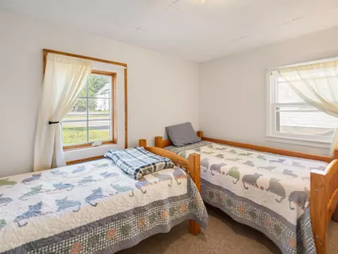 Bedroom - 818 Main St, Cavendish, VT 05142 photo 2 of 15