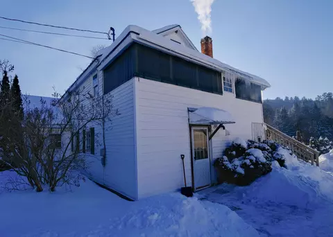 Exterior - 818 Main St, Cavendish, VT 05142 photo 10 of 12