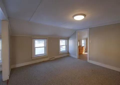 Bedroom - 818 Main St, Cavendish, VT 05142 photo 5 of 15