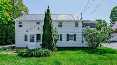 Exterior - 818 Main St, Cavendish, VT 05142 photo 2 of 12