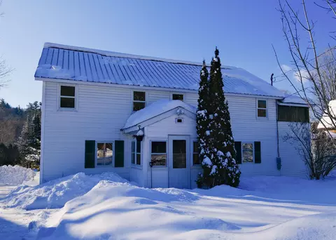 818 Main St, Cavendish, VT 05142