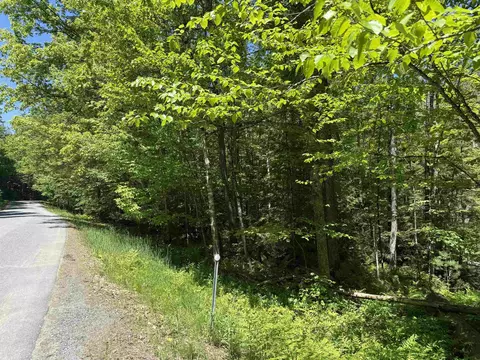 430 Jay Hill Rd #430, Hartford, VT 05001