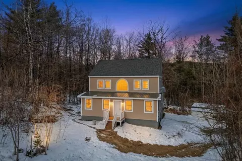 738 Old Hillsboro Rd, Henniker, NH 03242