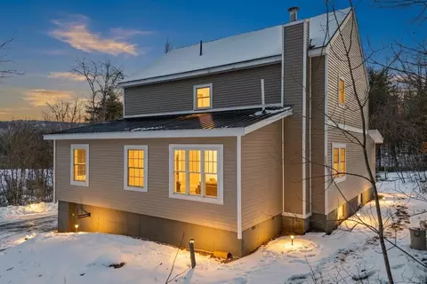 738 Old Hillsboro Rd, Henniker, NH 03242