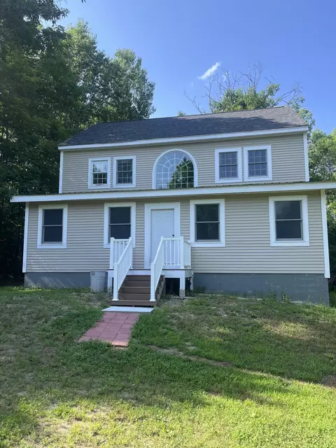 738 Old Hillsboro Rd, Henniker, NH 03242