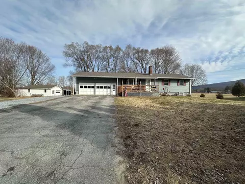 35 Ossie Rd, Middlebury, VT 05753