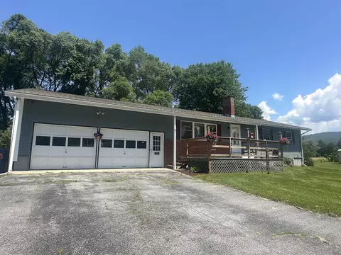 35 Ossie Rd, Middlebury, VT 05753