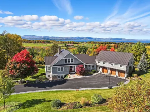 900 Crosswind Dr, Charlotte, VT 05445