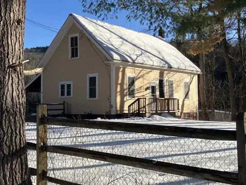 44 Old Alstead Rd, Charlestown, NH 03603