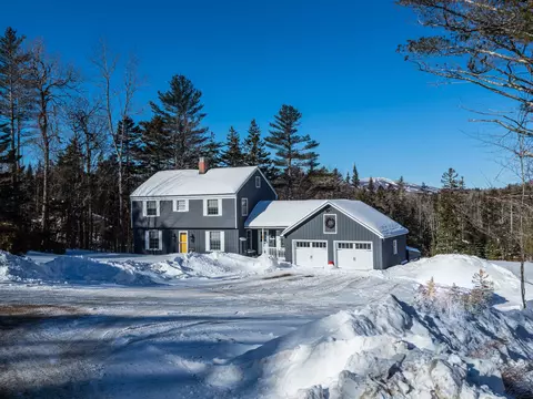 32 Old Town Rd, Dover, VT 05356