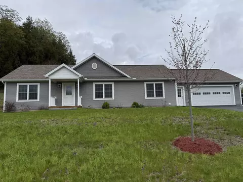 597 Partridge Farm Rd, Barre, VT 05641