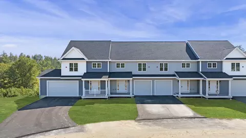 5 Autumn Ln, Raymond, NH 03077