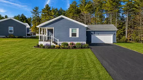 79 Diamondback Dr, Rochester, NH 03867